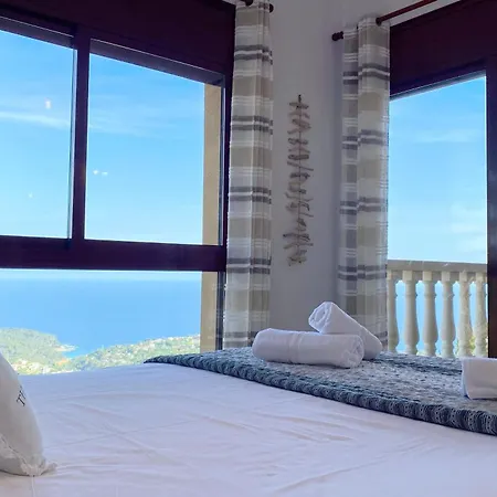 Violetas - Magnificent Sea View, 8 Pers And Baby Cot Available, Quiet Area * Lloret de Mar