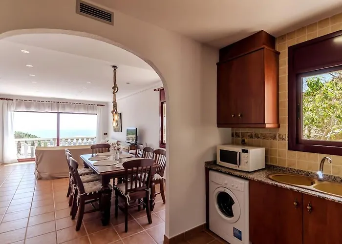 Villa Violetas - Magnificent Sea View, 8 Pers&baby Cot Available, Quiet Area Lloret de Mar