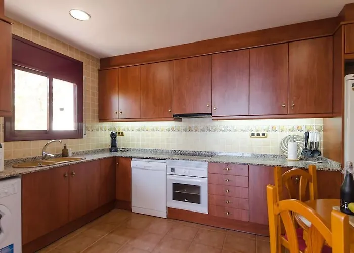 Violetas - Magnificent Sea View, 8 Pers&baby Cot Available, Quiet Area * Lloret de Mar