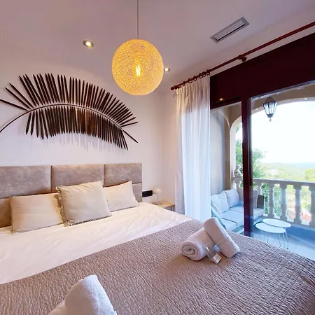 Violetas - Magnificent Sea View, 8 Pers And Baby Cot Available, Quiet Area فيلة